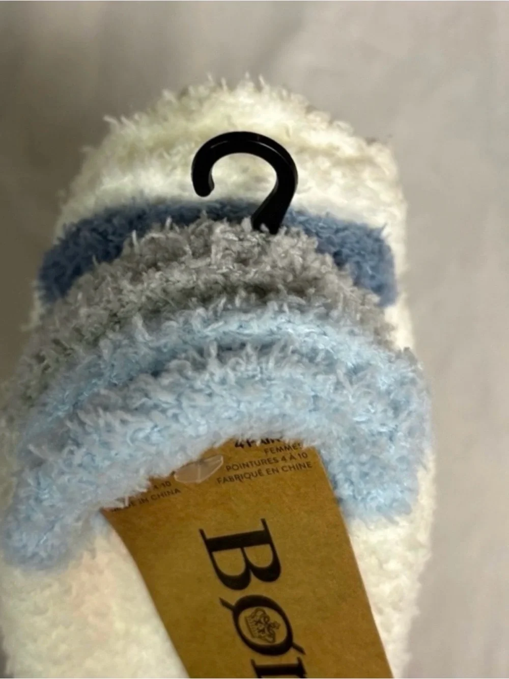 New Born Socks Women’s 4 Pair Blue & White Plush Soft Cozy No Show Socks Casual